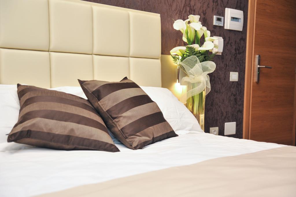 Hotel Dori Peschiera del Garda Habitación foto