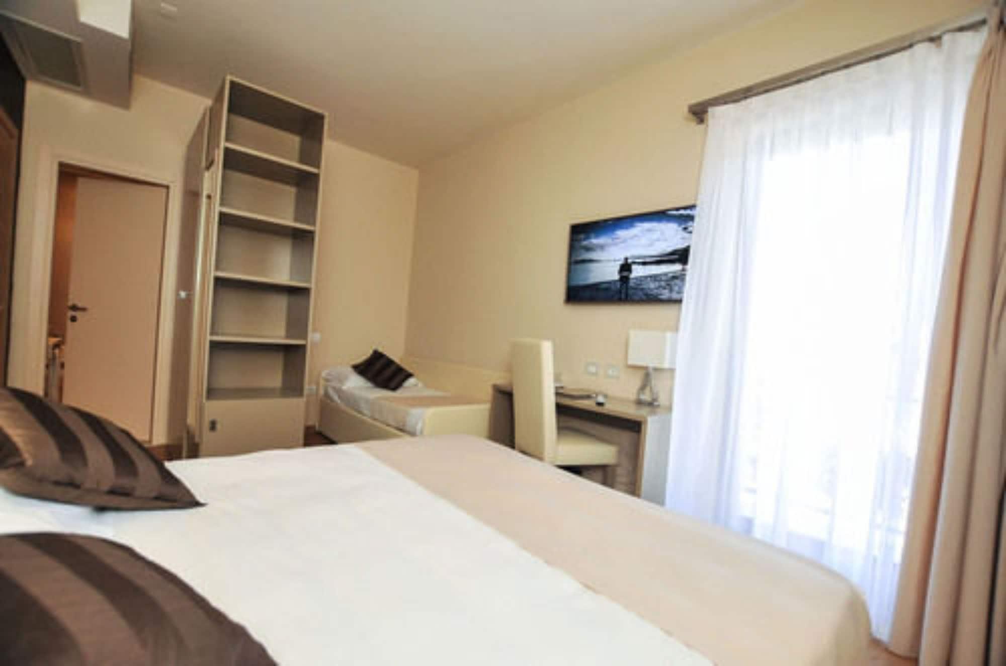 Hotel Dori Peschiera del Garda Exterior foto