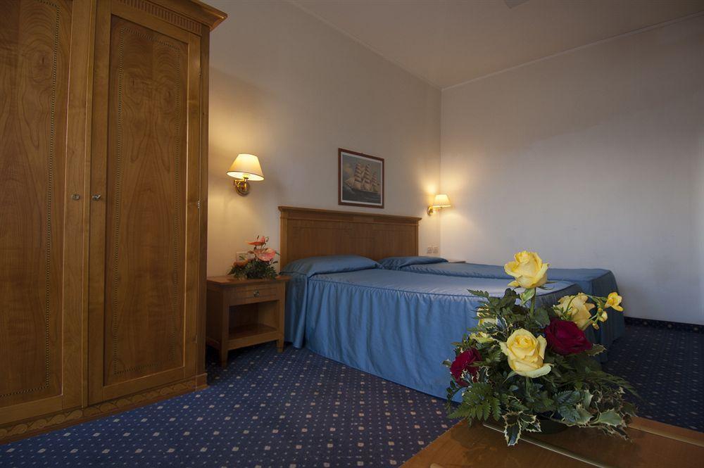 Hotel Dori Peschiera del Garda Exterior foto