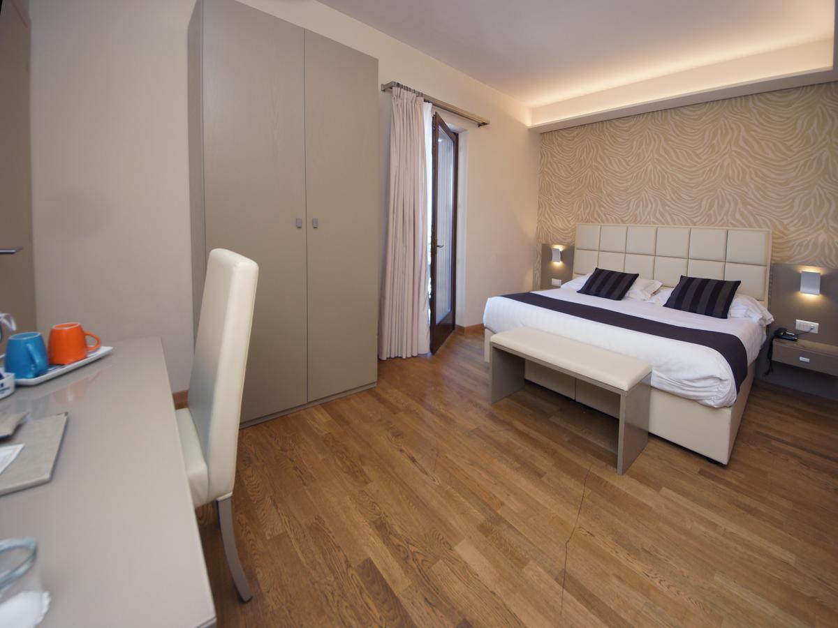 Hotel Dori Peschiera del Garda Exterior foto