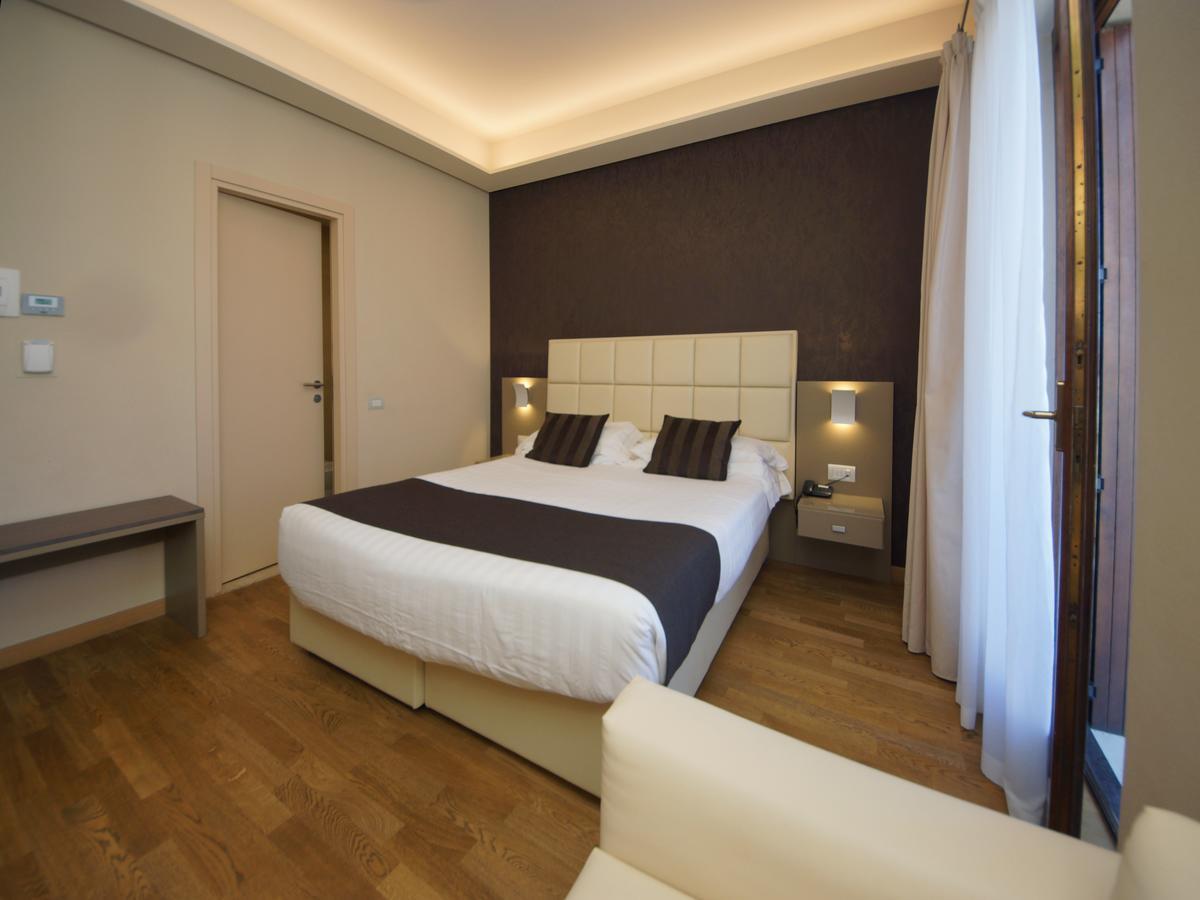 Hotel Dori Peschiera del Garda Exterior foto