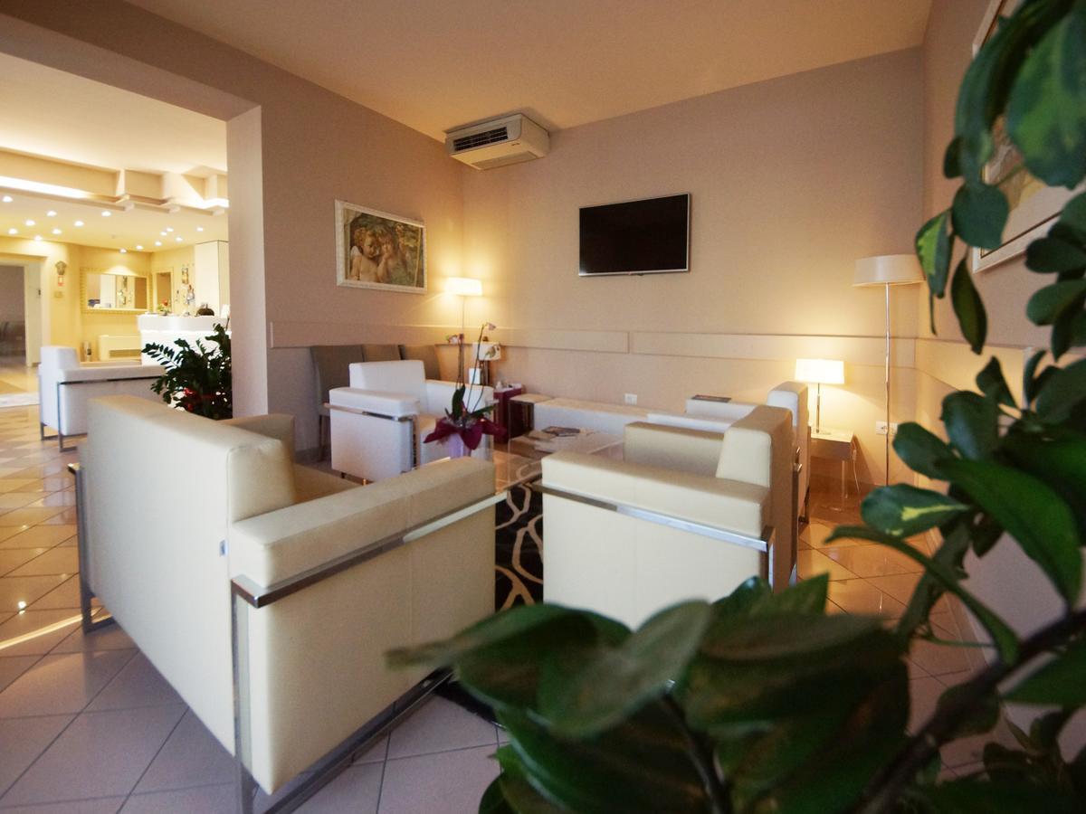 Hotel Dori Peschiera del Garda Exterior foto